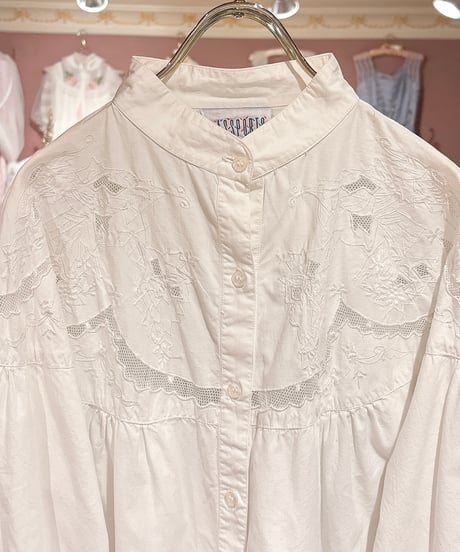 80s vintage flower embroidered gather cotton blouse