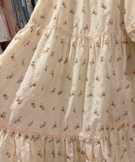 70s vintage flower embroidered tiered dress