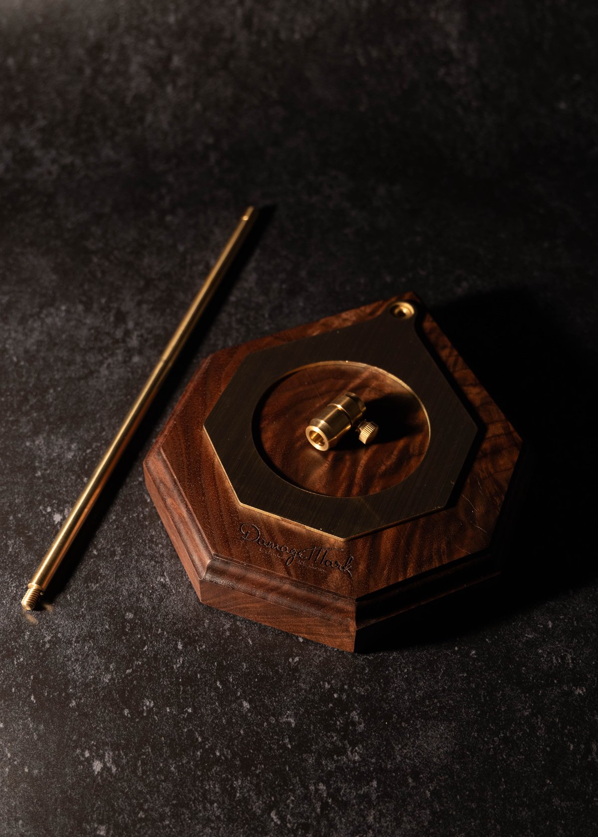 ROL D-Stand | DAMAGE MARK