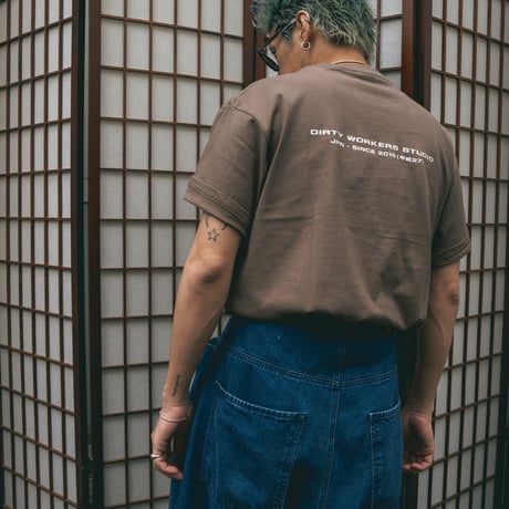 DWS 10YEARS GLOW IN THE DARK-PRINT TEE_BROWN※受注販売