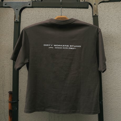 DWS 10YEARS GLOW IN THE DARK-PRINT TEE_BROWN※受注販売