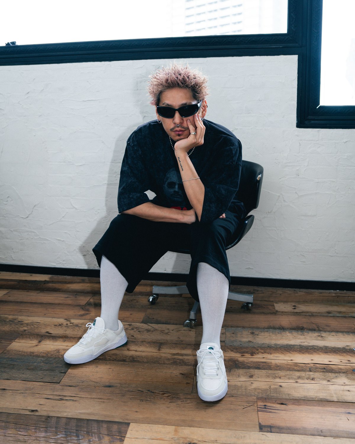 L'Appartement Half Sleeve Sweat ブラック Reiss Interlock Half-Zip Drawcord Sweatshirt in Black | REISS