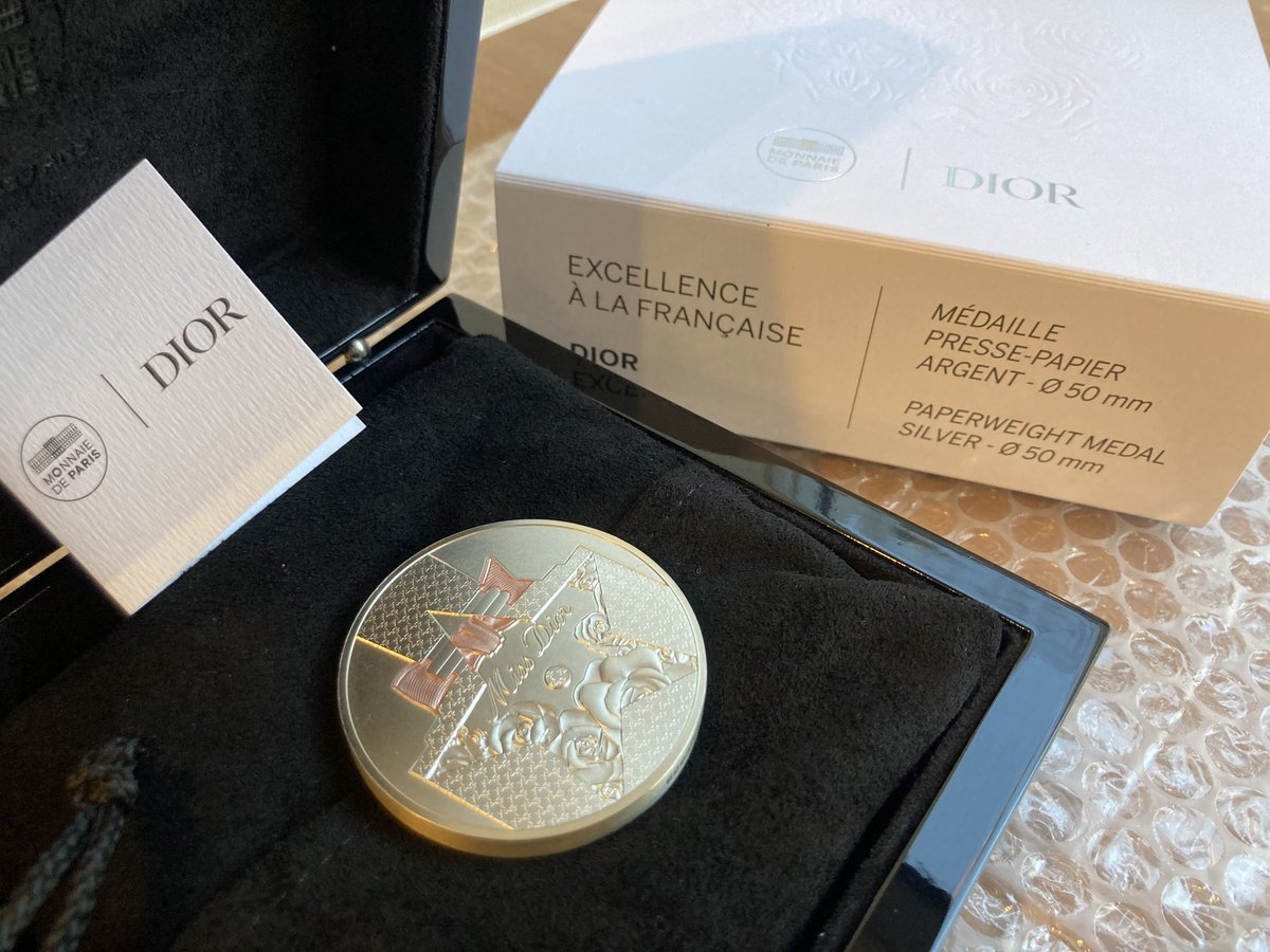 DIOR公式 ディオール シルバーメダル 銀 ミスディオールモチーフ