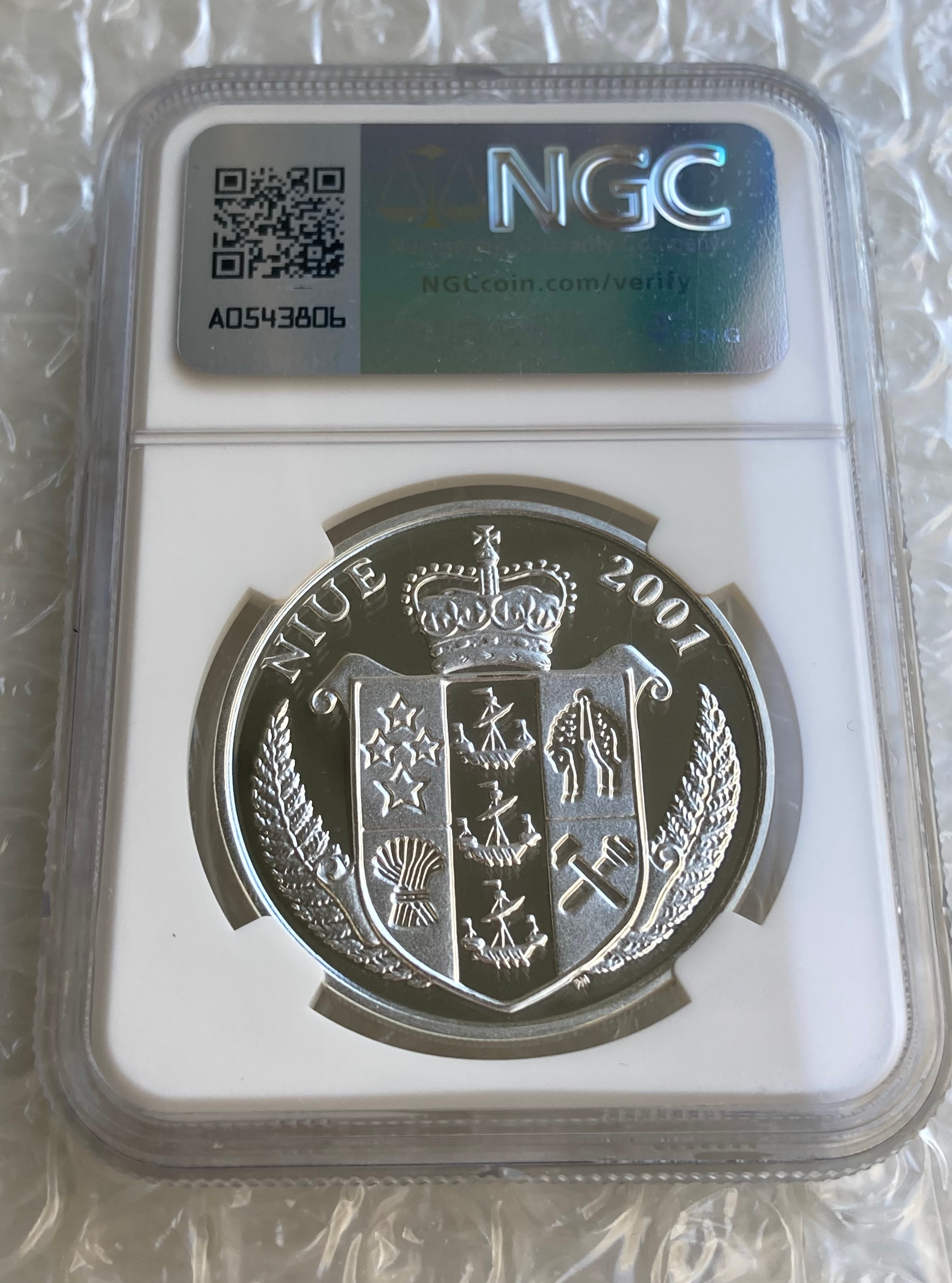 NGC鑑定PF69】 ニウエ 2001年 ポケモン ピカチュウ 10ドル銀貨