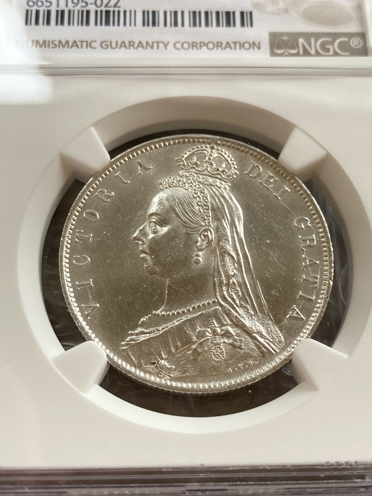 高鑑定!】1885年 大英帝国 イギリス 銀貨 ハーフクラウン
