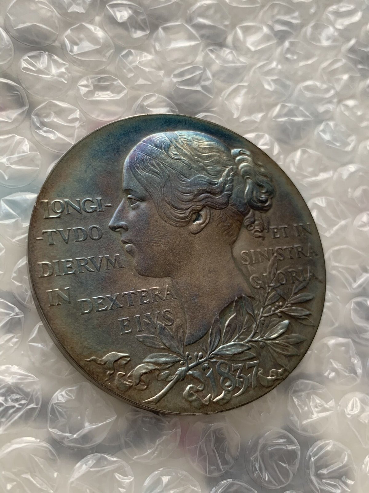 究極のトーン】 1897年 ヴィクトリア女王 ダイヤモンド