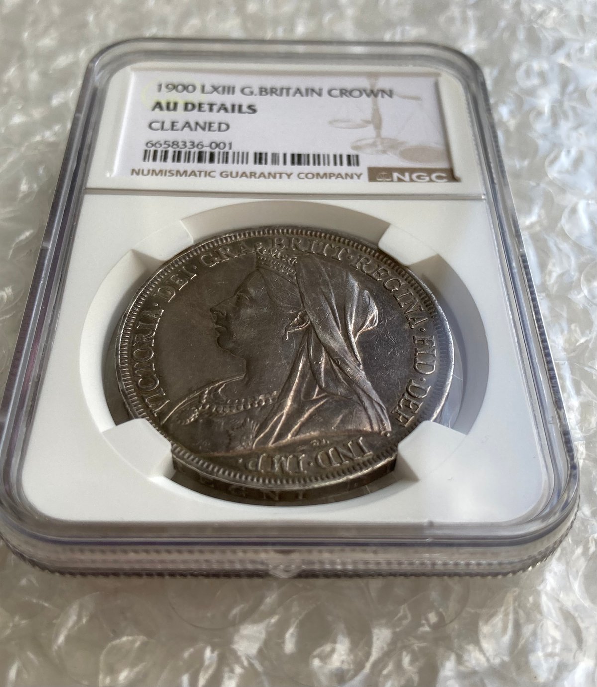 1900年LⅧ クラウン銀貨 ヴィクトリア女王 ヴェールヘッド NGC鑑定AU
