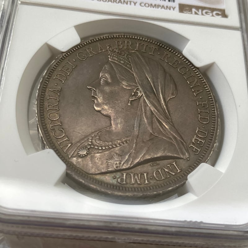 1893年LⅥ クラウン銀貨 ヴィクトリア女王 ヴェールヘッド NGC鑑定AU 1893年LⅥ クラウン銀貨 ヴィクトリア女王 ヴェールヘッド NGC鑑定AU