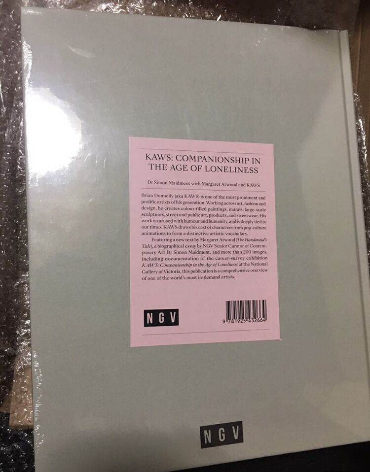 新品 KAWS NGV公式 アートビジュアルブック 日本未発売 カウズ 作品集