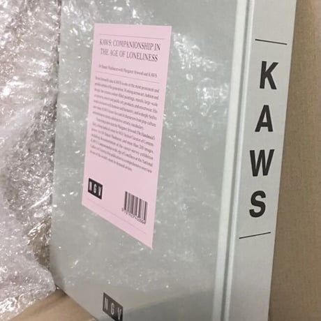 新品 KAWS NGV公式 アートビジュアルブック 日本未発売 カウズ 作品集　※東京・森アーツセンターギャラリーのグッズではありません