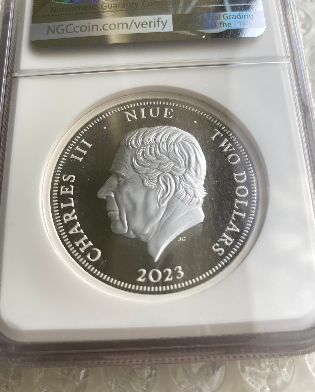 ウナとライオン・スリーグレイセス・ゴチッククラウン全部乗せデザイン