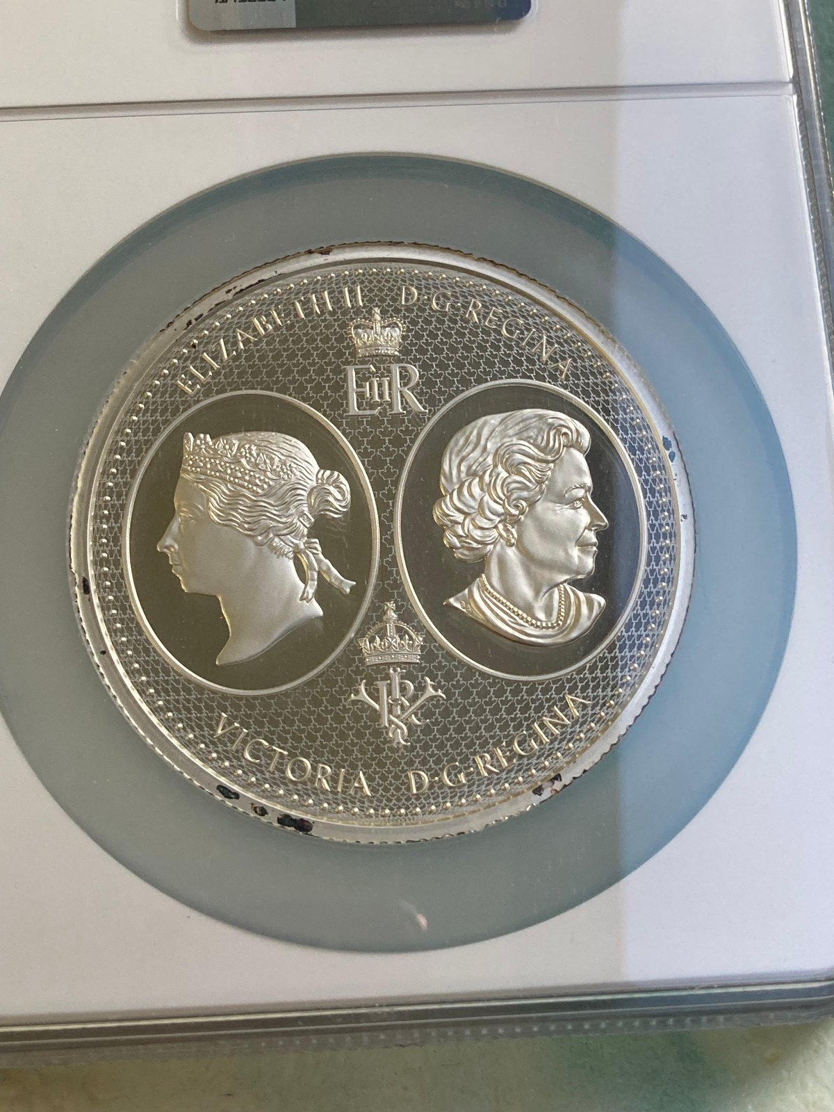 NGC鑑定PF69・100カナダドル版】カナダのウナとライオン 10オンス銀貨