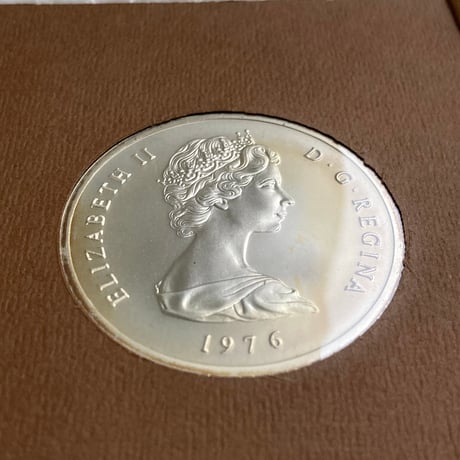 1976年 タークス・カイコス諸島 イギリス領 ヴィクトリア女王 20クラウン銀貨 シルバーコイン 裏面エリザベス女王 冊子