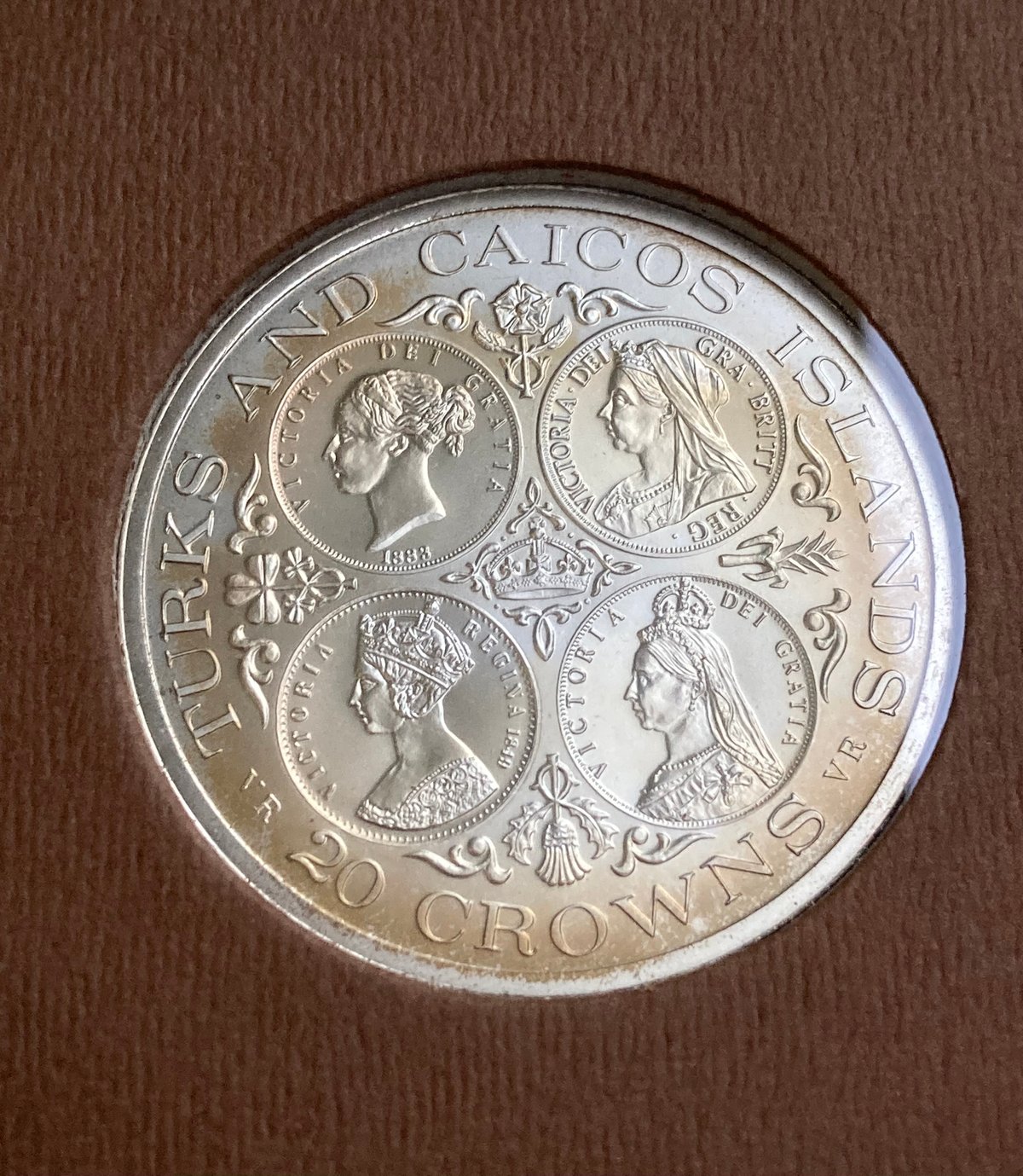 タークスカイコス諸島　アメリカ独立200周年記念　50クラウン銀貨　1976 1976年 タークス・カイコス諸島 イギリス領 ヴィクトリア女王 20