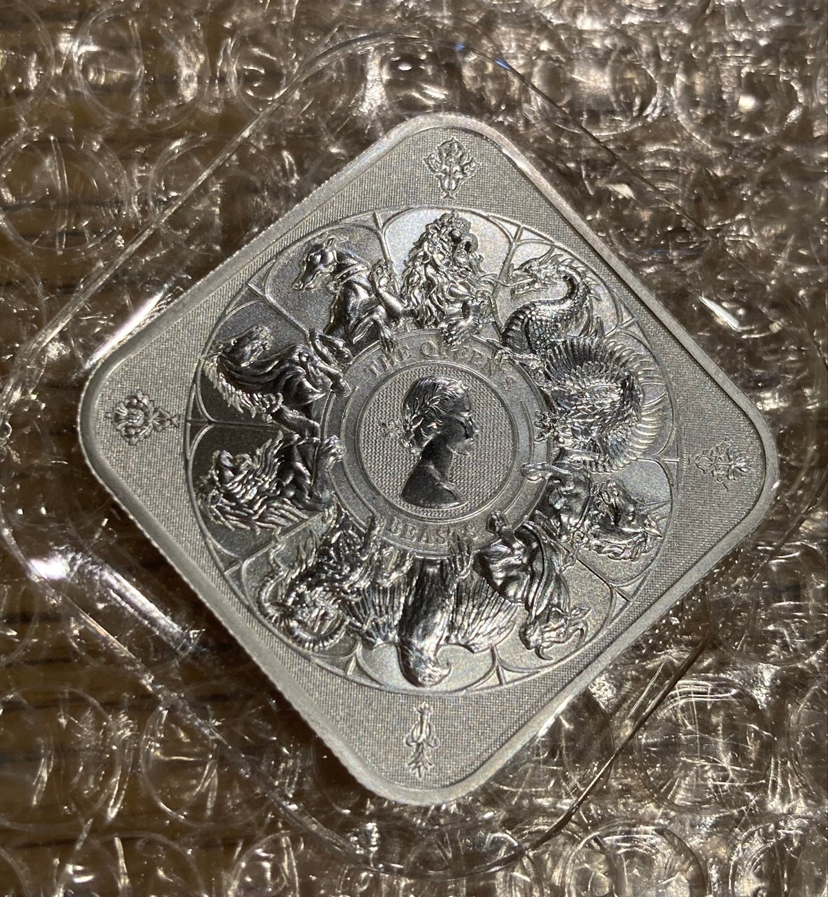 2025 クイーンズビースト コンプリーター 1オンス 銀貨 初回版 バー