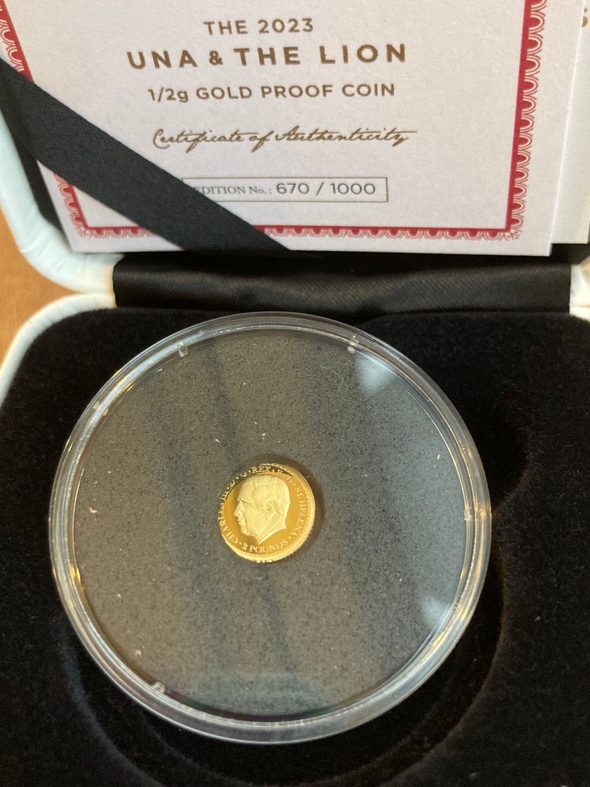 99.9％　ウナ　ライオン　プルーフ　金貨　イギリス領　セントヘレナ　ブリタニア 99.9％ ウナ ライオン プルーフ 金貨 イギリス領 セントヘレナ