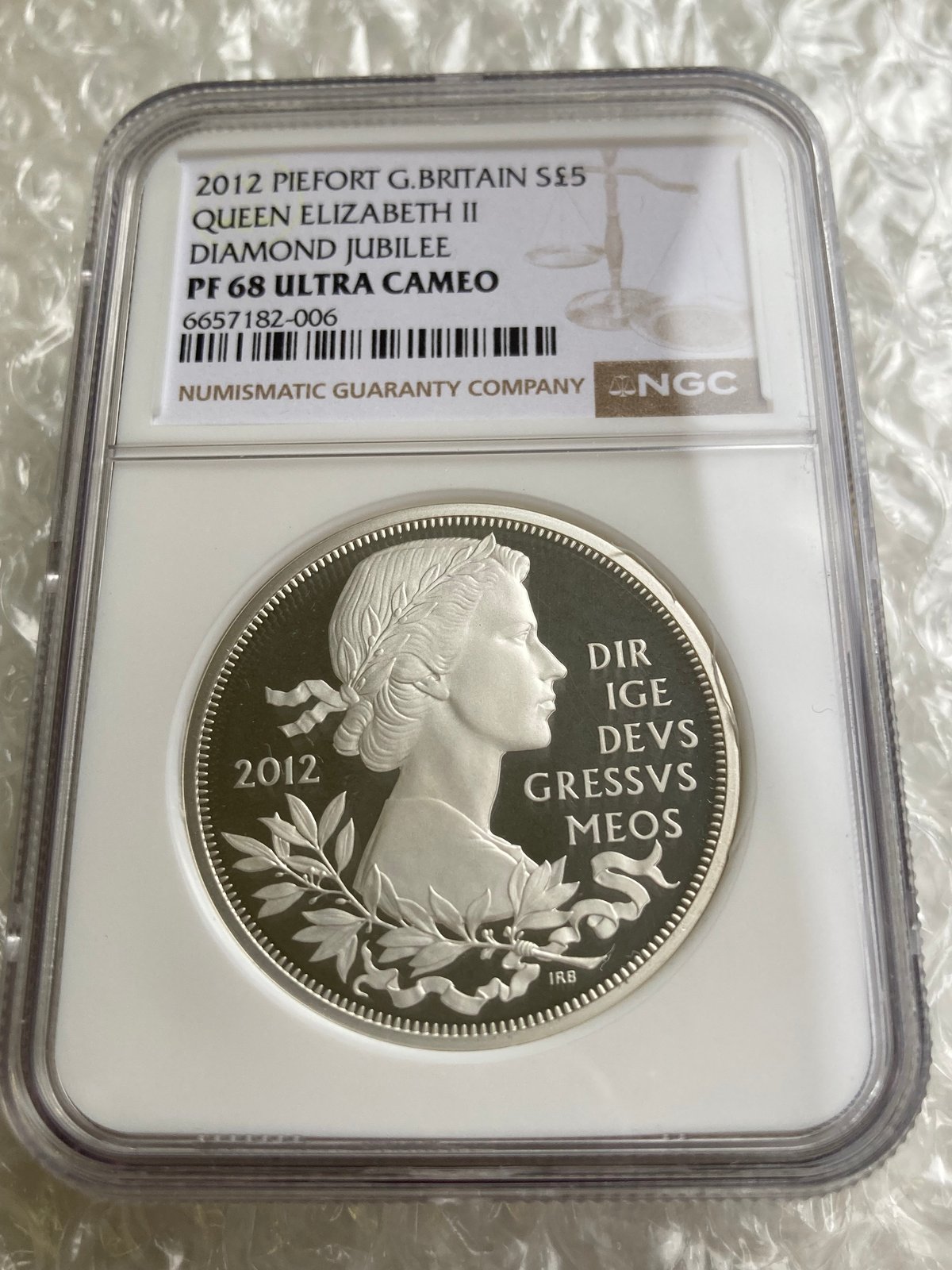 ★即購入…8.5万円 2012 エリザベス女王 ダイヤモンドJ ピエフオー銀貨 ピエフォー版 NGC鑑定PF68 ダイヤモンドジュビリー 2012年 エリザベス