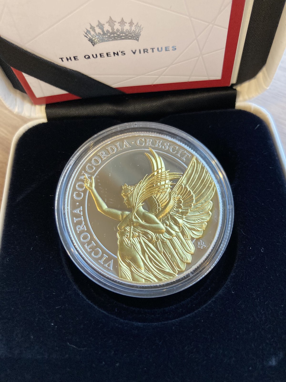 金メッキ版 セントヘレナ 2021 女王の美徳シリーズ 勝利 1オンス