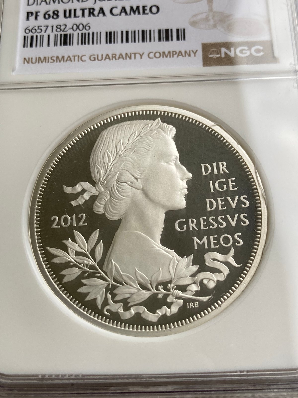 PCGS PR68 DCAM エリザベス　ダイアモンドジュビリー　銀貨　2012 ピエフォー版 NGC鑑定PF68 ダイヤモンドジュビリー 2012年 エリザベス