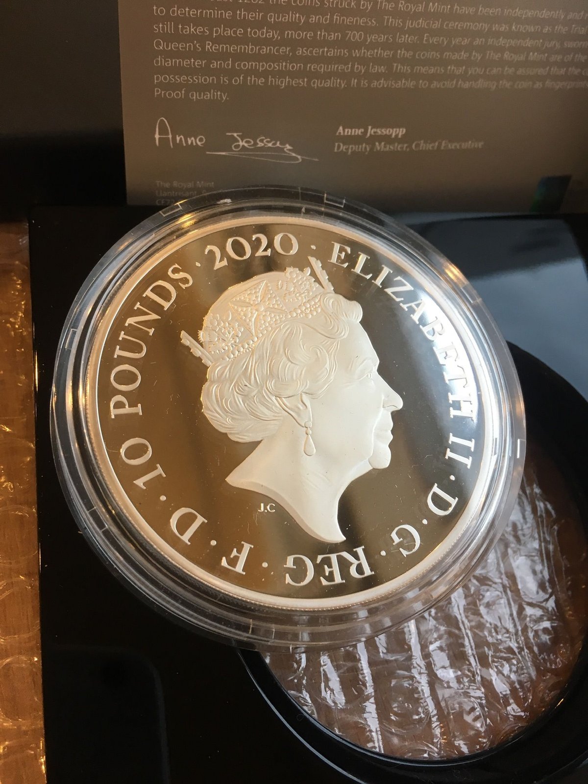 77jxfgd2020年5オンス007ボンド銀貨 007・5オンス銀貨】2020年 007 ジェームズ・ボンド 10ポンド