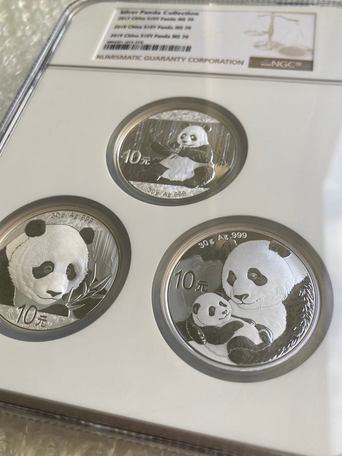 2016年パンダ銀貨NGC 鑑定ラベル英語バージョン 3枚ケース版・全て最高鑑定】2017,2018,2019年 パンダ銀貨 NGC鑑定MS70