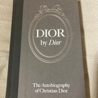 【日本未販売】 Dior公式 クリスチャン・ディオール 自伝 V&A ヴィクトリア・アルバート美術館 ロンドン CHRISTIAN DIOR 店舗 インテリア