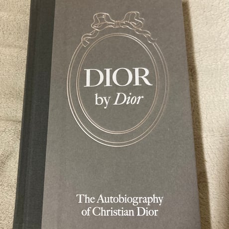 【日本未販売】 Dior公式 クリスチャン・ディオール 自伝 V&A ヴィクトリア・アルバート美術館 ロンドン CHRISTIAN DIOR 店舗 インテリア