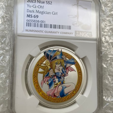 【NGC鑑定MS69】25周年記念版 遊戯王 ダーク（ブラック）・マジシャン・ガール ニウエ国 2023年 1オンス 2ドル銀貨 シルバーコイン ※PSAトレカ・トレーディングカードではない