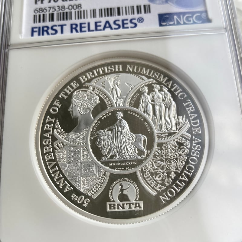 ウナとライオン・スリーグレイセス・ゴチッククラウン全部乗せデザイン