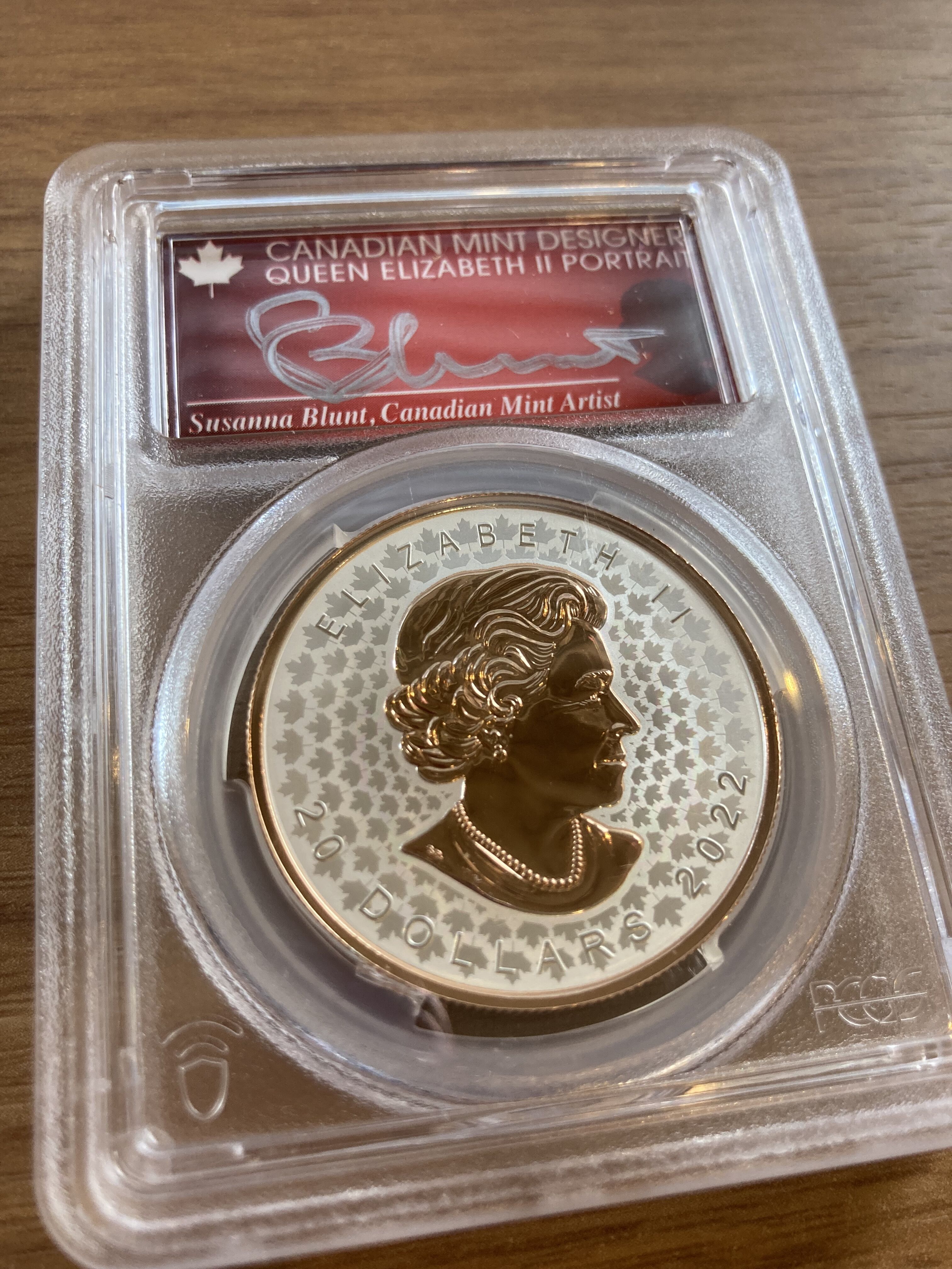 2022 カナダ メイプルリーフ銀貨 フラグコア MS70 1オンス 純銀 PCGS70鑑定・発行即日鑑定・デザイナーサイン入り】カナダ造幣局