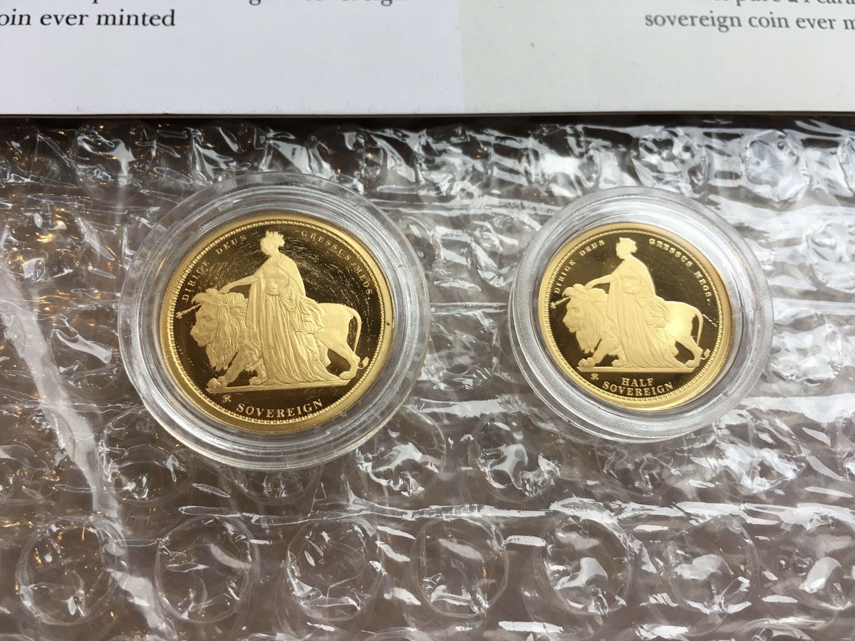 ウナ ライオン金貨 2ソブリン 2012年製 クリアケース入り』 純金 ウナ ライオン金貨 2ソブリン 2012年製 クリアケース入り』 純金