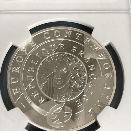イヴ・サンローラン 生誕80周年記念銀貨 2016年 フランス造幣局 10ユーロ シルバープルーフコイン NGC鑑定PF69 YVES SAINT LAURENT　※ファッション・アクセサリーではない