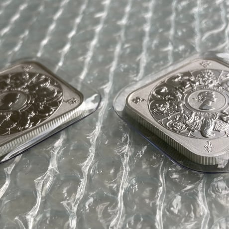 【2枚セット】1オンス・シルバーバー クイーンズビースト コンプリーター 最終版 2025年 ロイヤルミント 銀の延べ板 英国 イギリス 菱形 四角