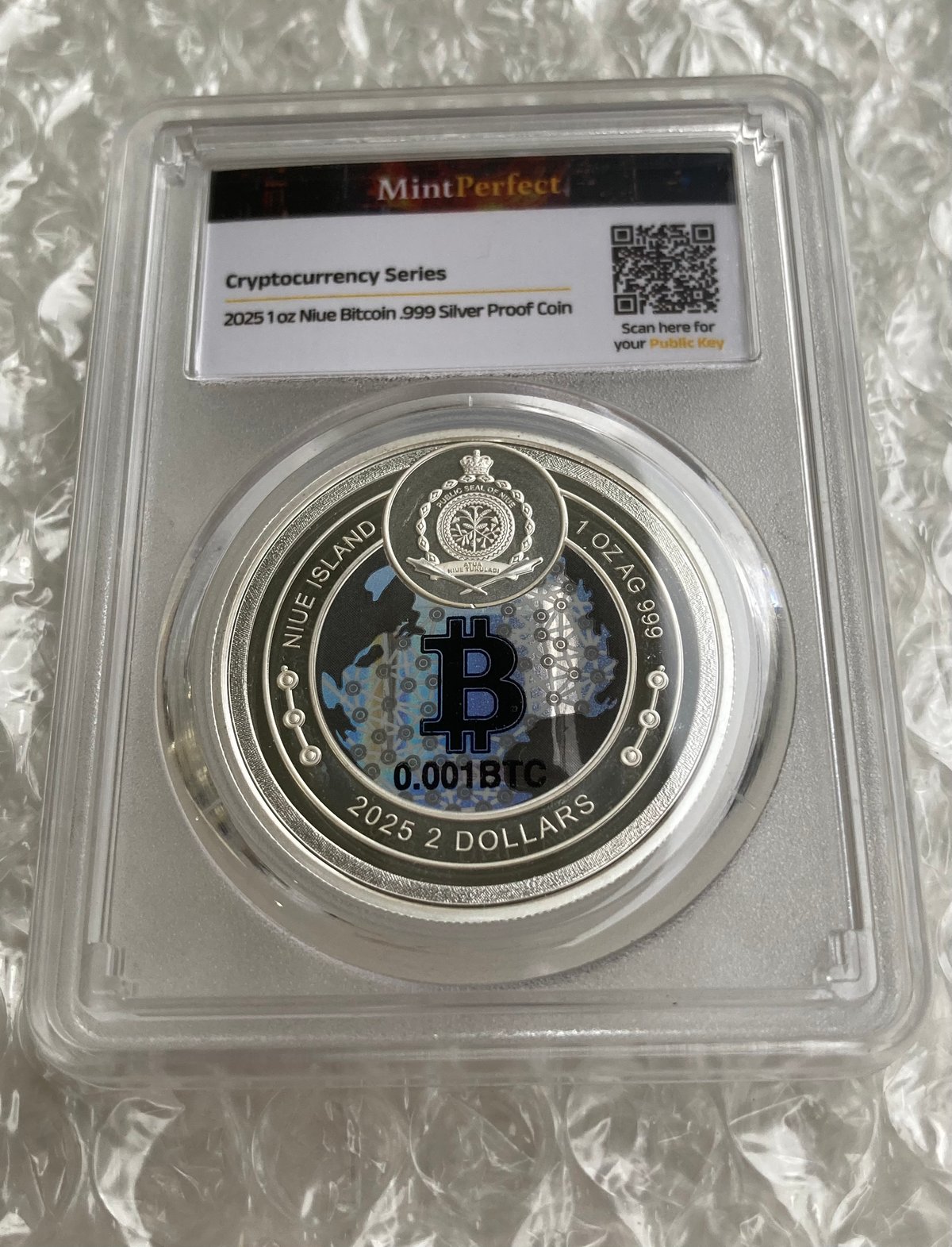 0.001BTCが内蔵】ビットコイン モチーフ ミントパーフェクトスラブ入り 