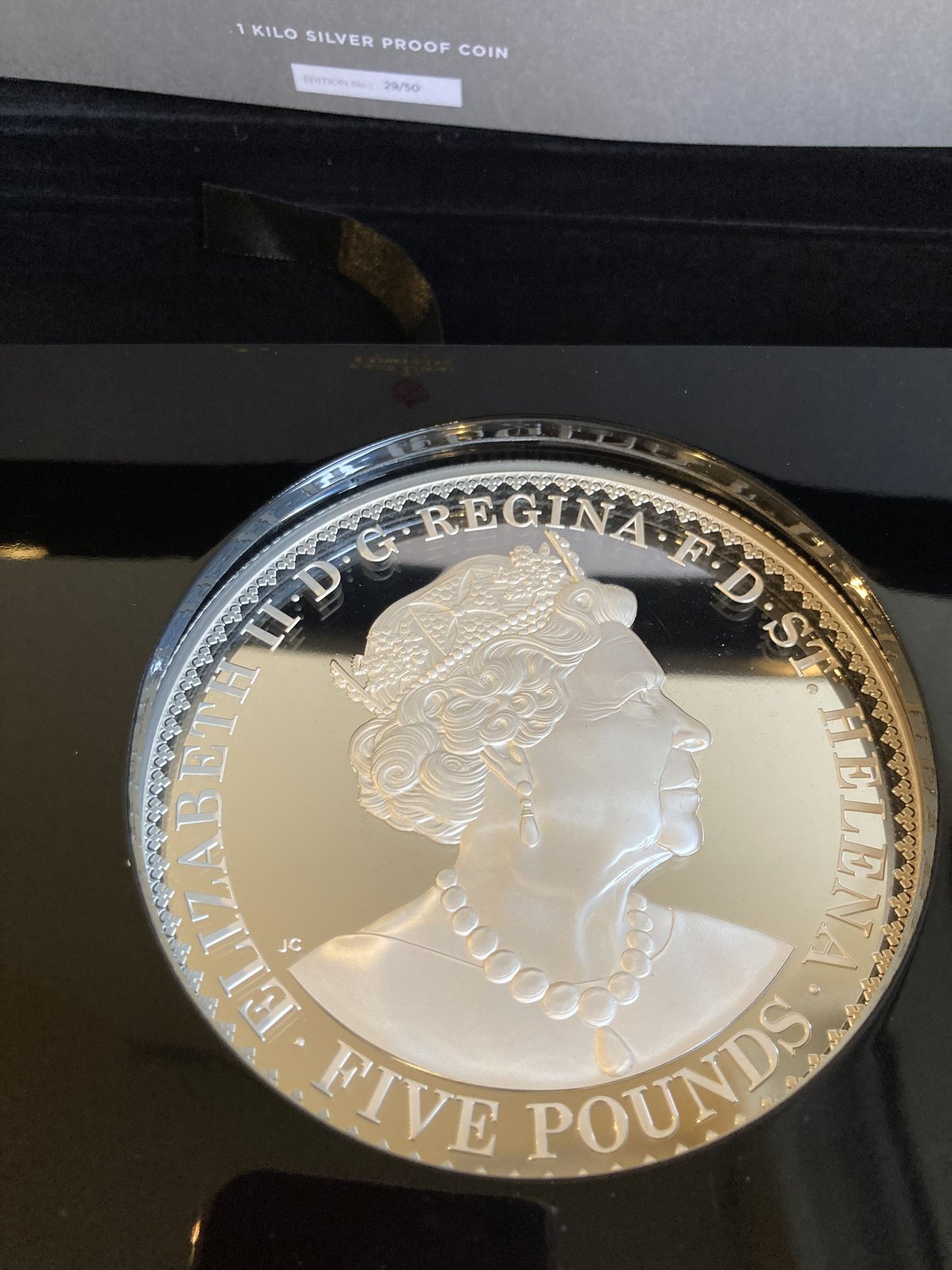 1kg銀貨・発行50枚】ゴチッククラウン セントヘレナ マスターピース版