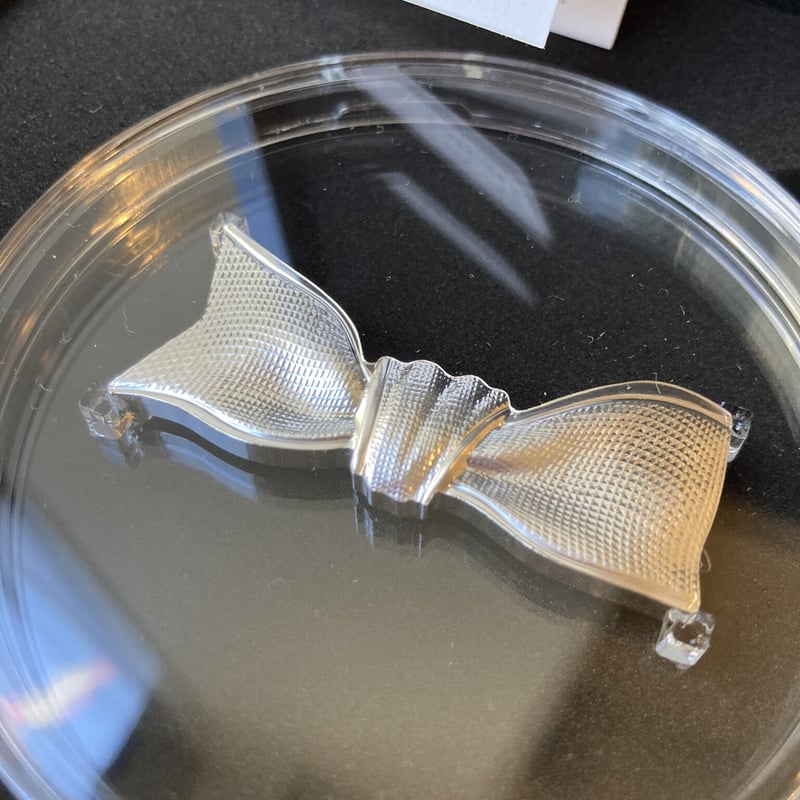 Dior公式 フランス造幣局 2021 ディオール 10ユーロ銀貨 リボン型