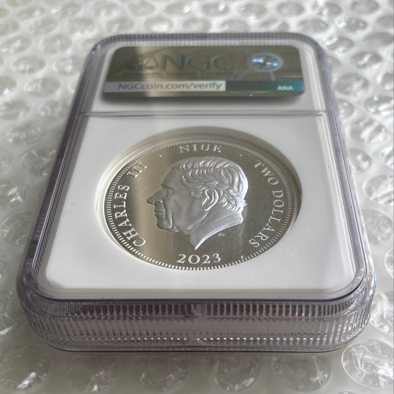 ウナとライオン・スリーグレイセス・ゴチッククラウン全部乗せデザイン