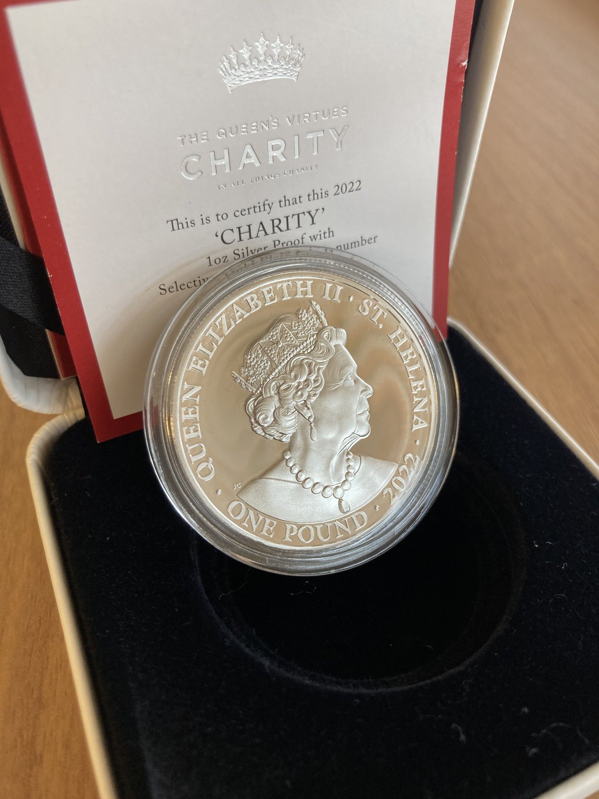2021 女王の美徳 真実 £1 プルーフ Gilt 銀貨 NGC PF70UC 2021 女王の美徳 真実 £1 プルーフ Gilt 銀貨 NGC PF70UC