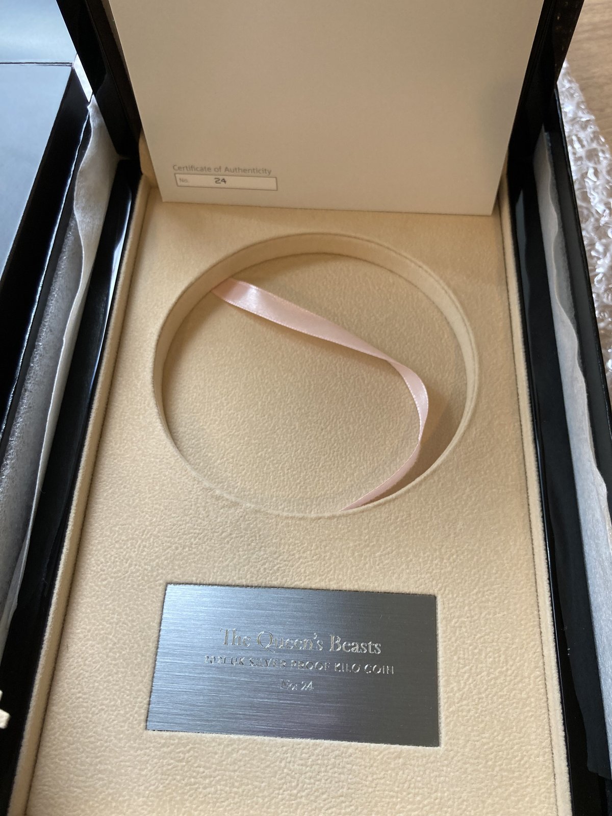 1kg銀貨・NGC70鑑定】2021 クイーンズビースト コンプリーター版 1kg銀貨・NGC70鑑定】2021 クイーンズビースト コンプリーター版