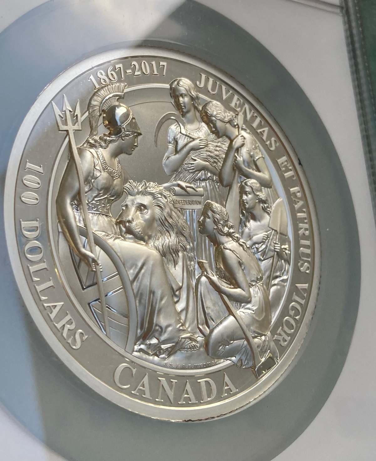 NGC鑑定PF69・100カナダドル版】カナダのウナとライオン 10オンス銀貨