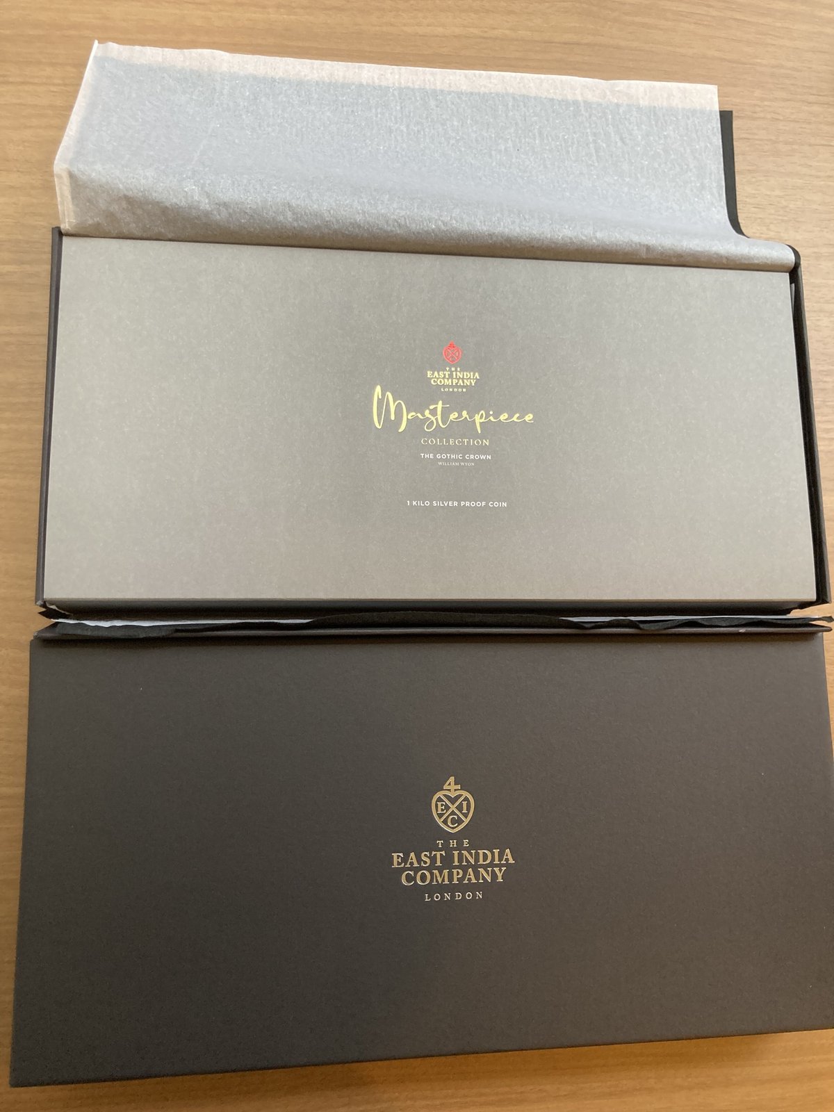 1kg銀貨・発行50枚】ゴチッククラウン セントヘレナ マスターピース版