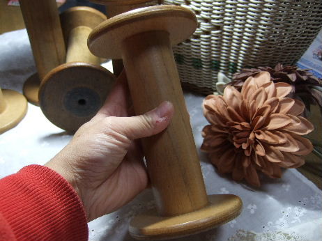 レトロな木の糸巻き w-106 | Ivy