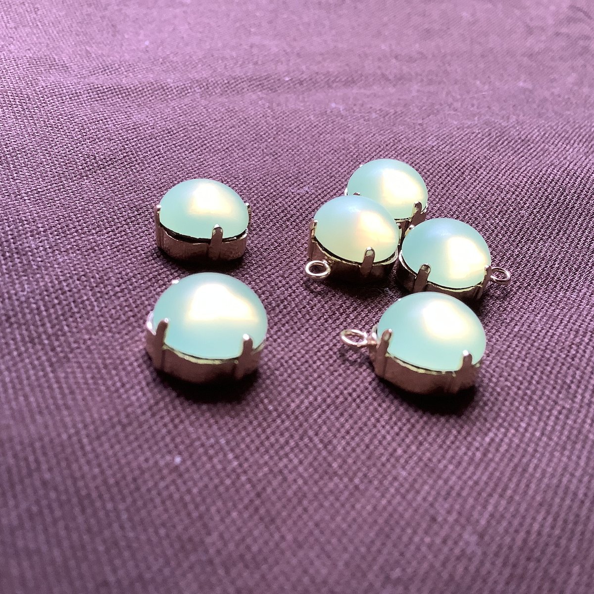 ウランガラスカボションセッティング付き チェコガラス直径10mm