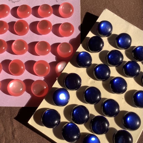 レトロ樹脂ボタン 紺色 直径17mm f-1479