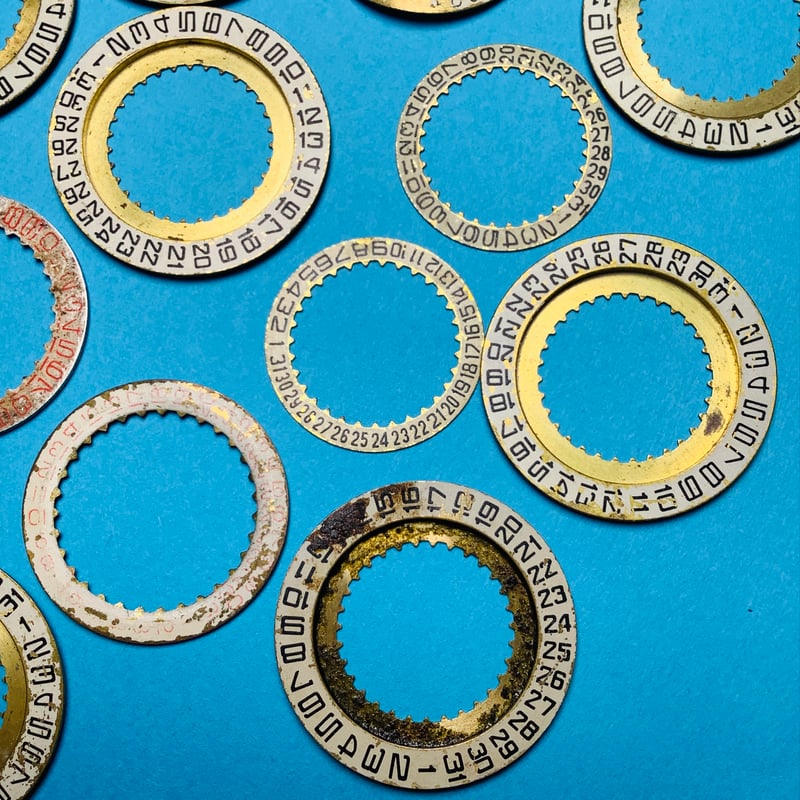 ヴィンテージ時計パーツ 日付け板2枚セット a-1300 | Ivy