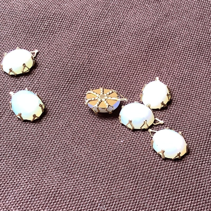 ヴィンテージボタン カボション ガラス ガラスカボション チェコガラス 50年代チェコオパールガラスカボションセッティング付き10x8 a