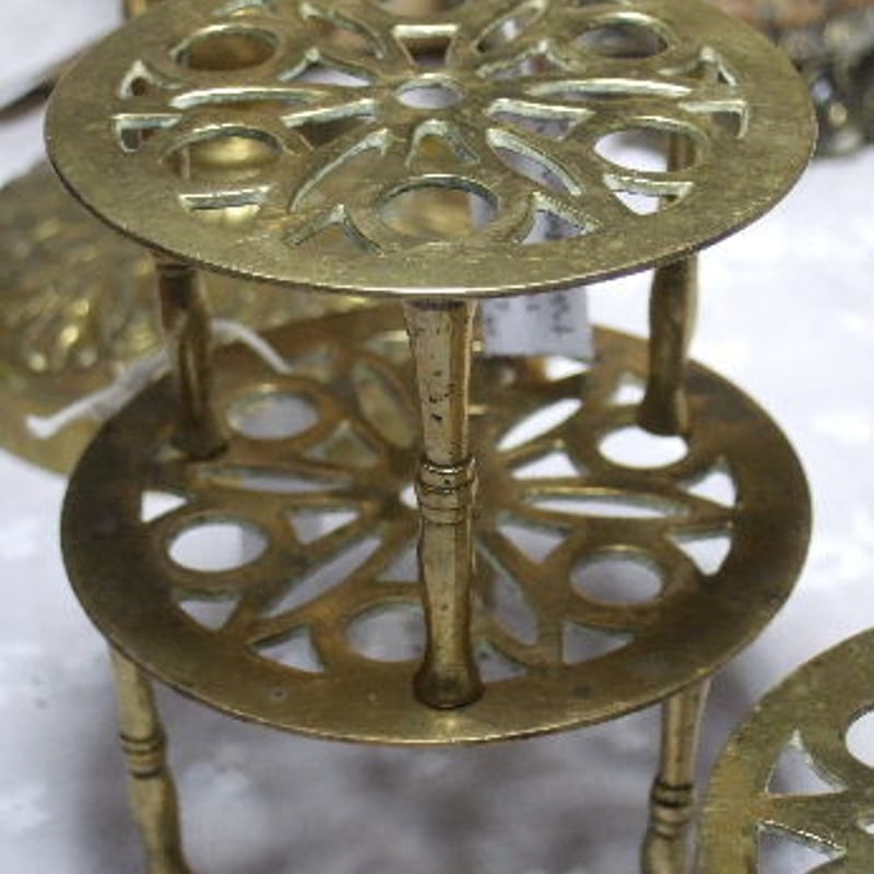 真鍮製鍋　ヴィンテージ　大鍋　足つき 足つき鍋敷き ミニサイズ o-208 | Ivy