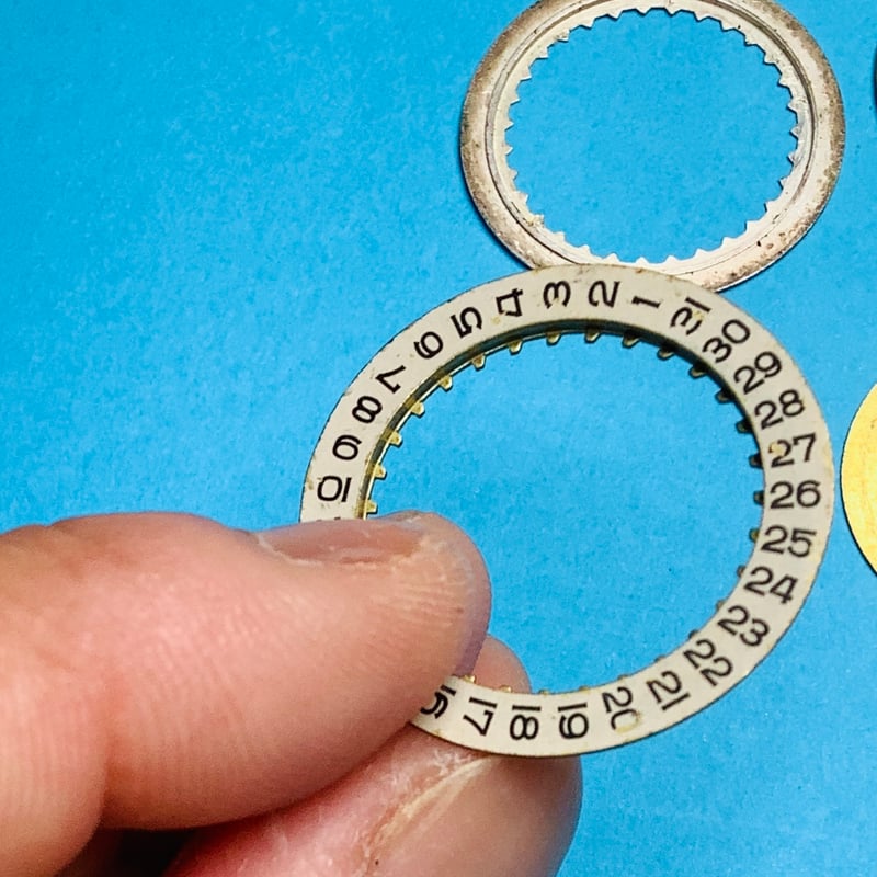 ヴィンテージ時計パーツ 日付け板2枚セット a-1300 | Ivy