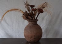 ぽってりとした愛らしい花器