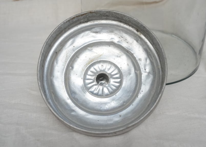 アルミ蓋の大きい瓶 | CASPITAntique